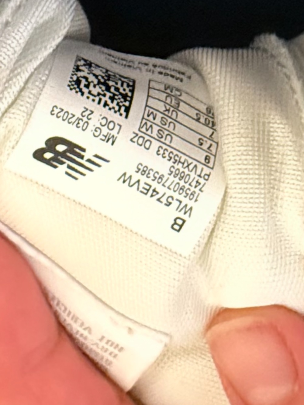 New Balance Women's Cream and White Retro Sneakers - Picture 9 of 9